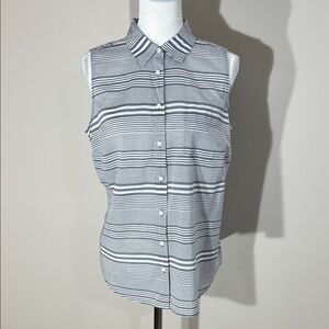 NWOT Sleeveless Button Down Shirt Denim-Blue & White Sz L